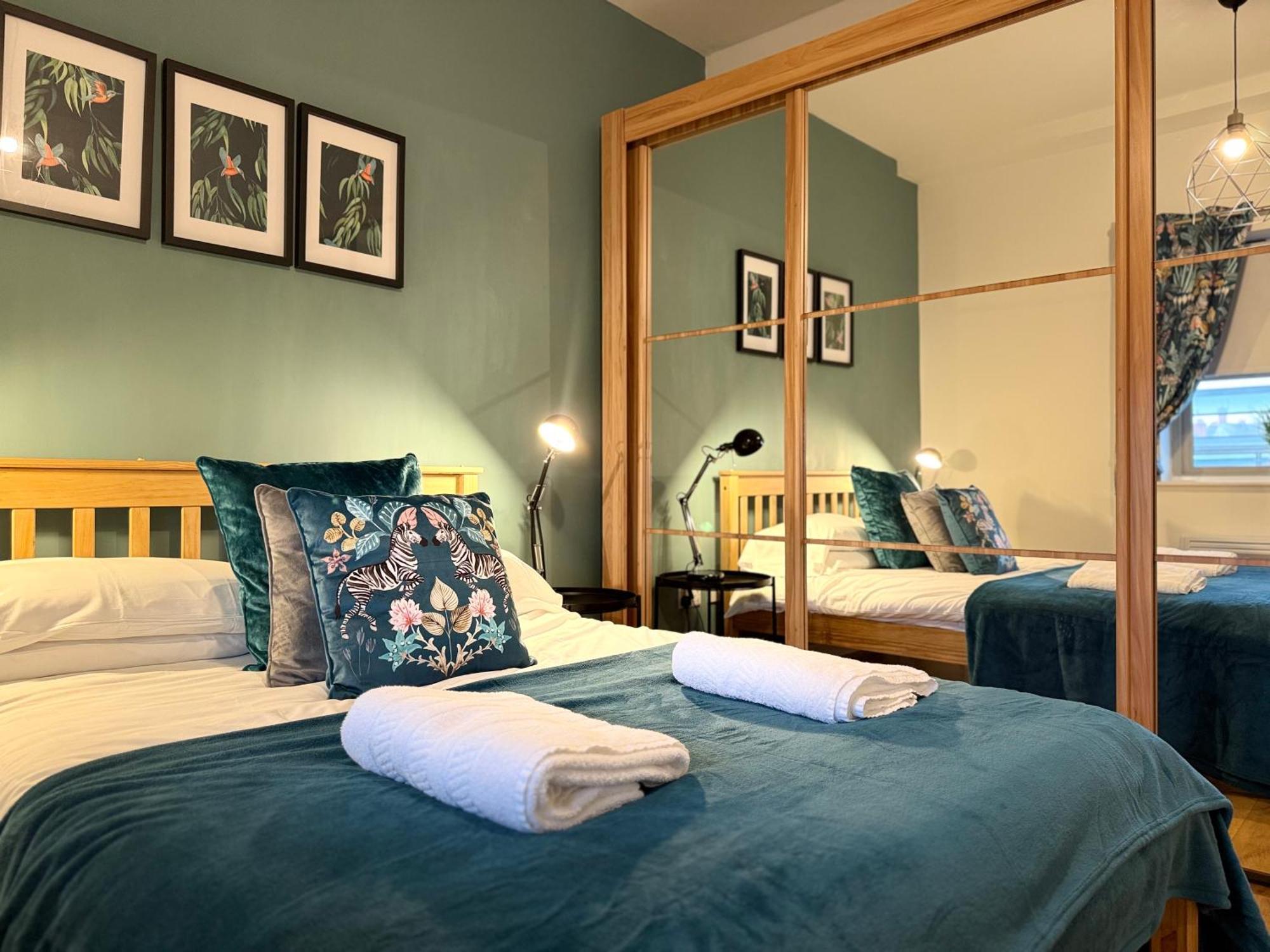 Vibrant Cosy 2 Bedroom Apartment Ковентри Экстерьер фото
